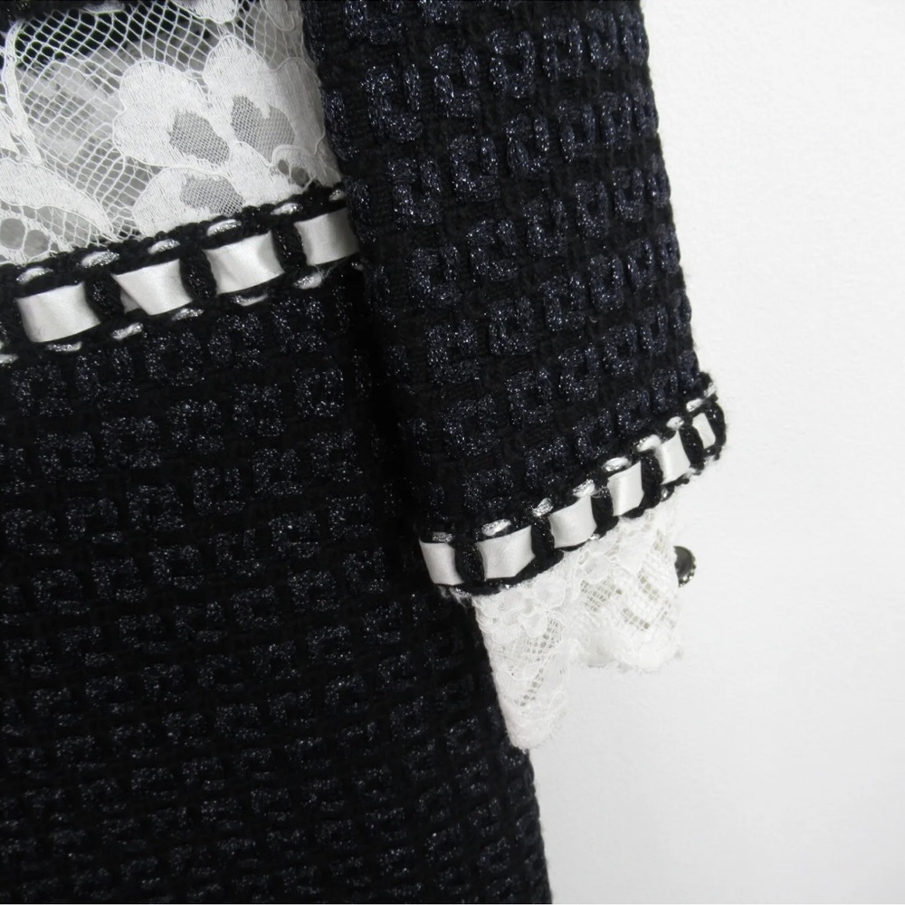 CHANEL RUNWAY DRESS - Picture 14 of 14